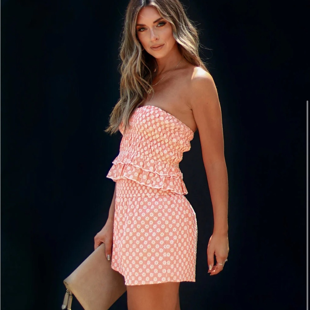 Smocked High Rise Shorts - Picture 3 of 3